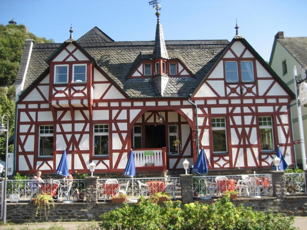 Cafe-Konditorei-Pension Sander Niederfell Kamer foto