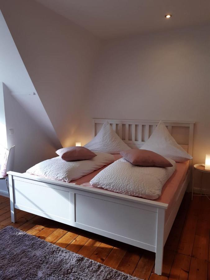 Cafe-Konditorei-Pension Sander Niederfell Buitenkant foto